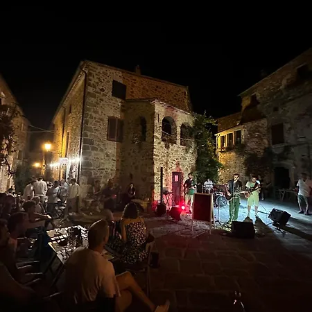 Casa Pruno Rosso Montemerano